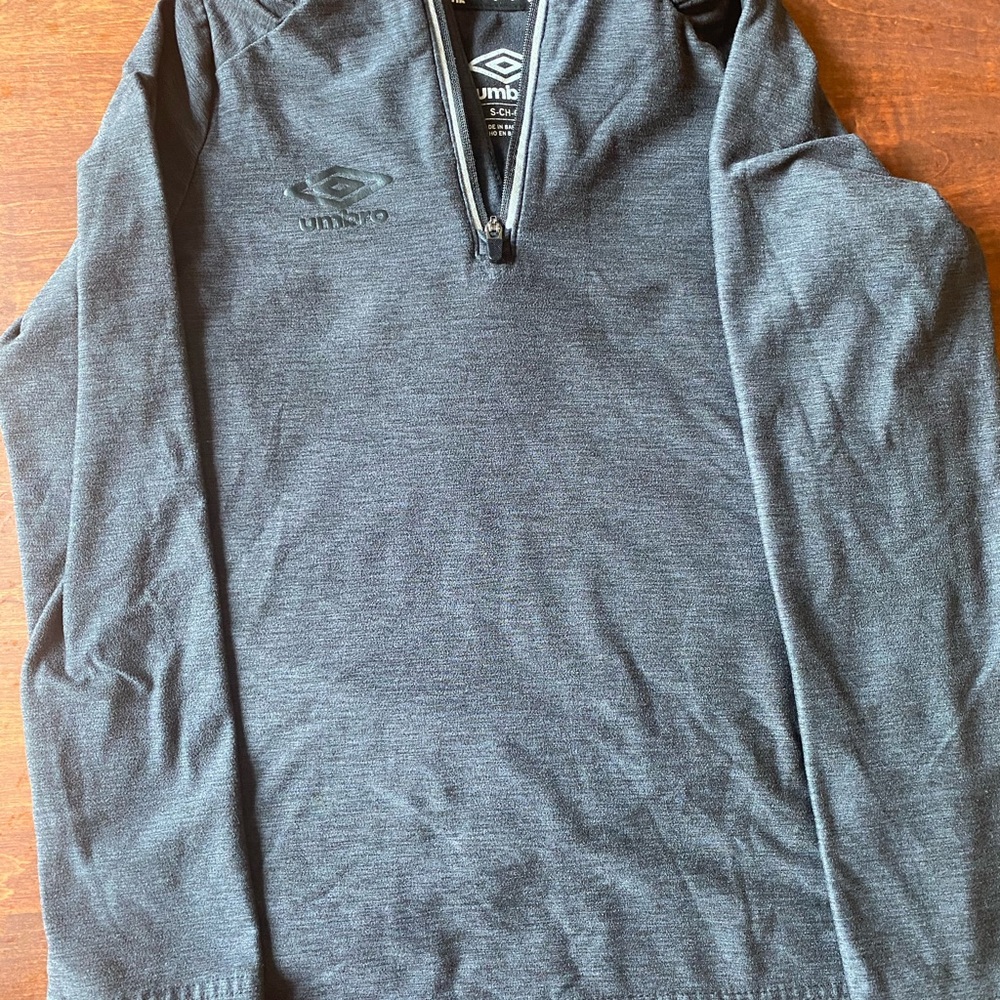 Umbro grey boys long sleeved shirt